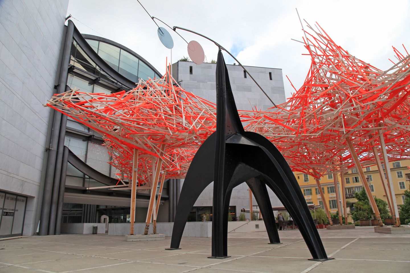 10 reasons to visit Nice in the Cote d'Azur A sculpture at the entrance of the Musée d'Art Moderne et d'Art Contemporain de Nice